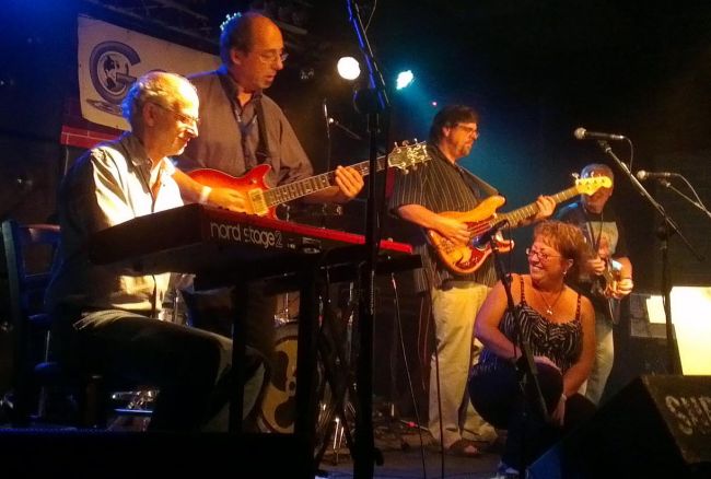 קרי מיניר וגארי גרין במועדון סאבליים, תל אביב, ב-1 נובמבר 2012; צילום: רעיה קוסובסקי